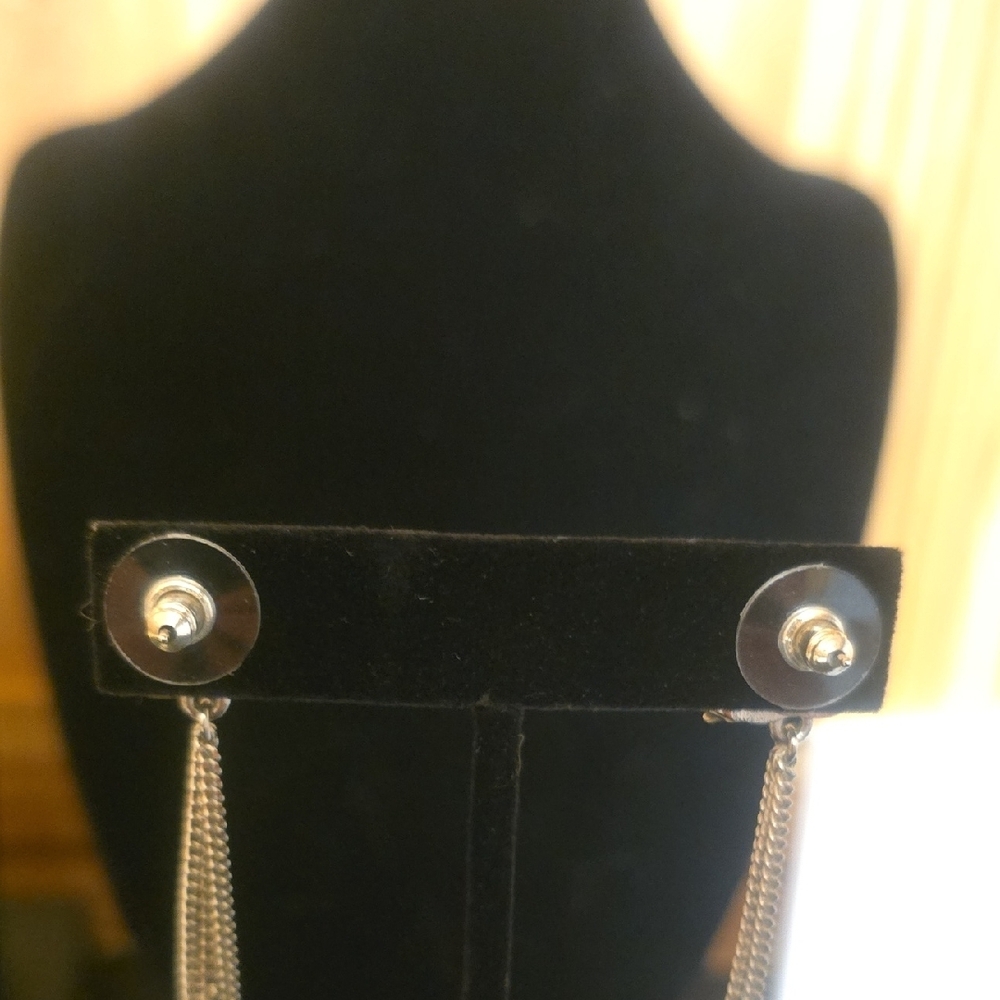CHANEL Silver Drop Earrings with Pearl and Floral Details - Picture 4 of 5